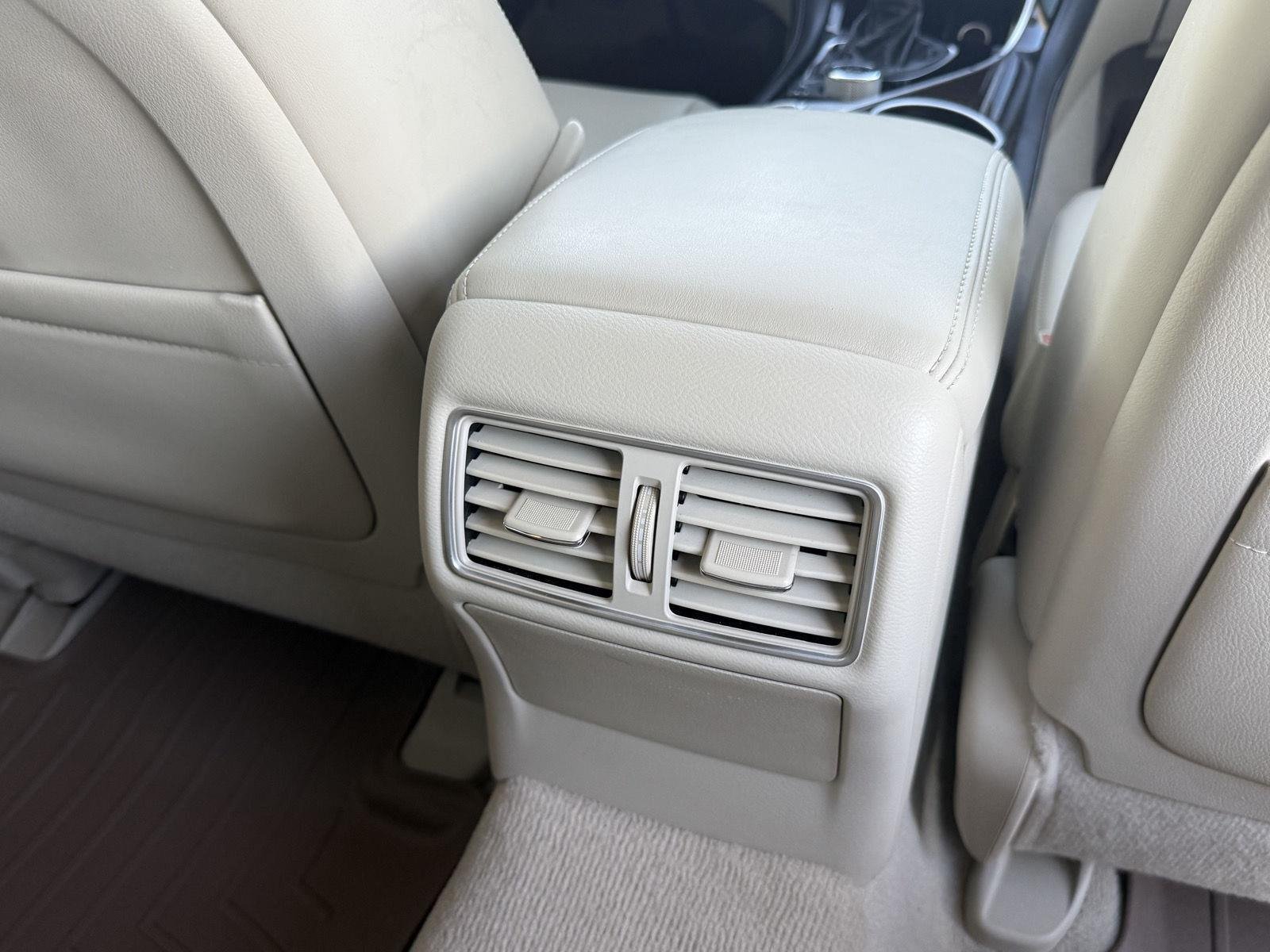 Used 2019 Majestic White INFINITI 3.0t LUXE image 16