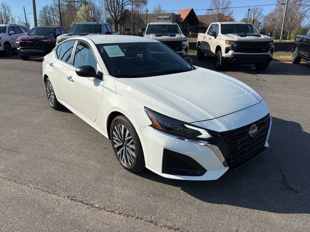 View vehicle photo 7