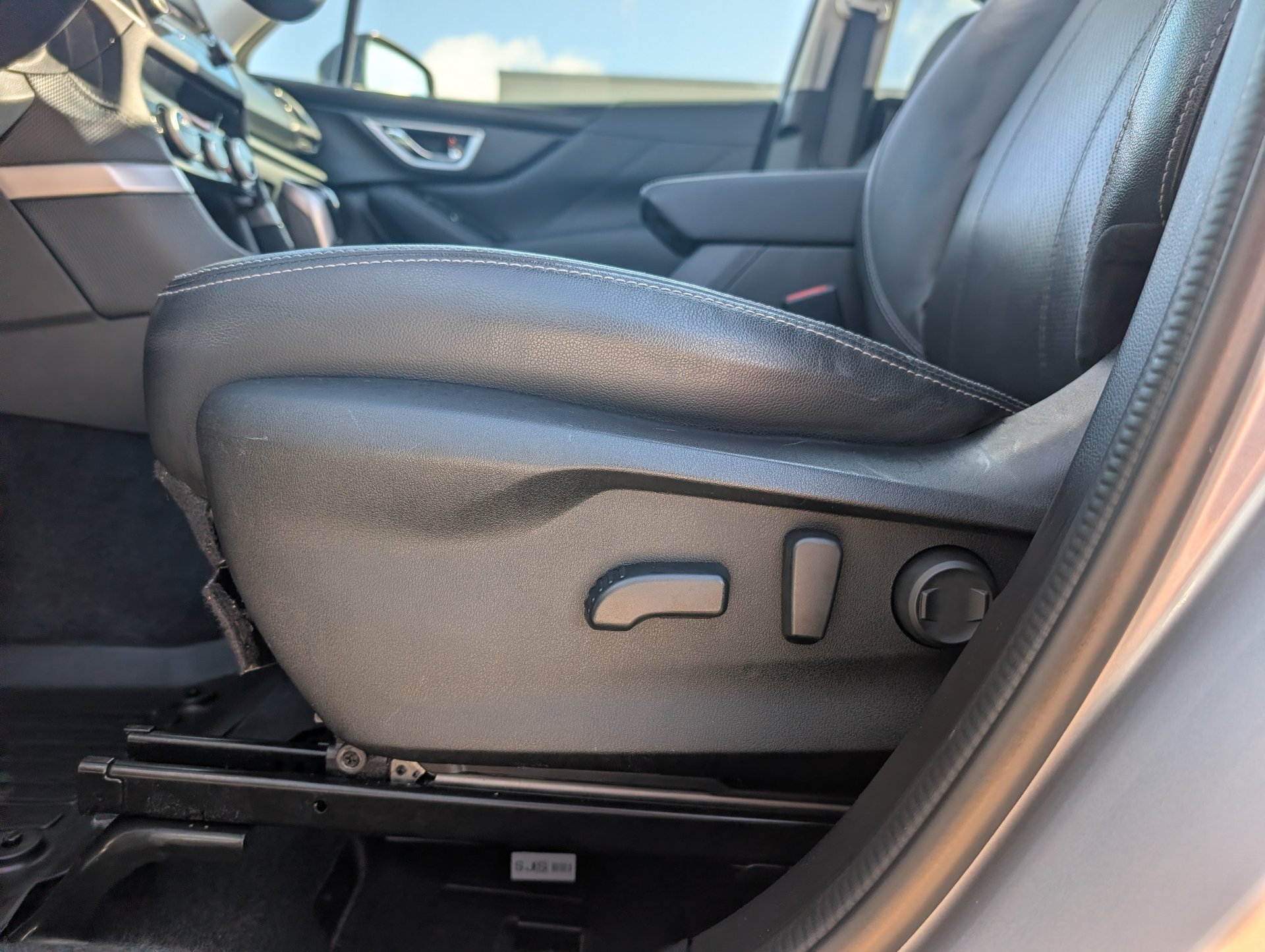 Used 2019 Silver Subaru Limited image 22
