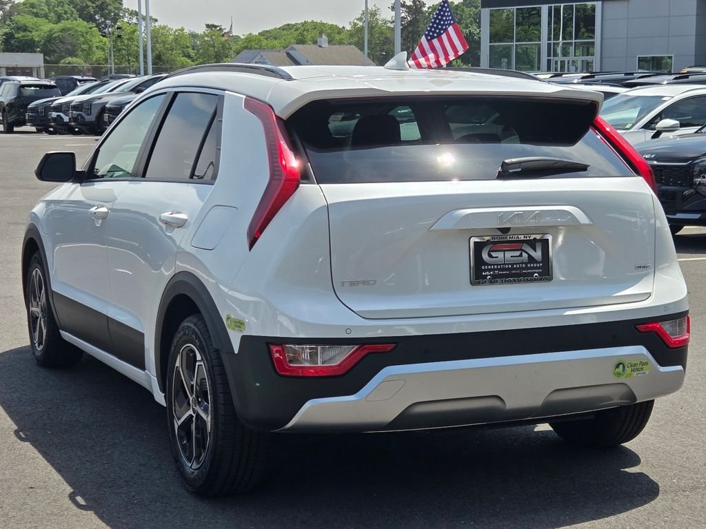Used 2023 White Kia EX image 6
