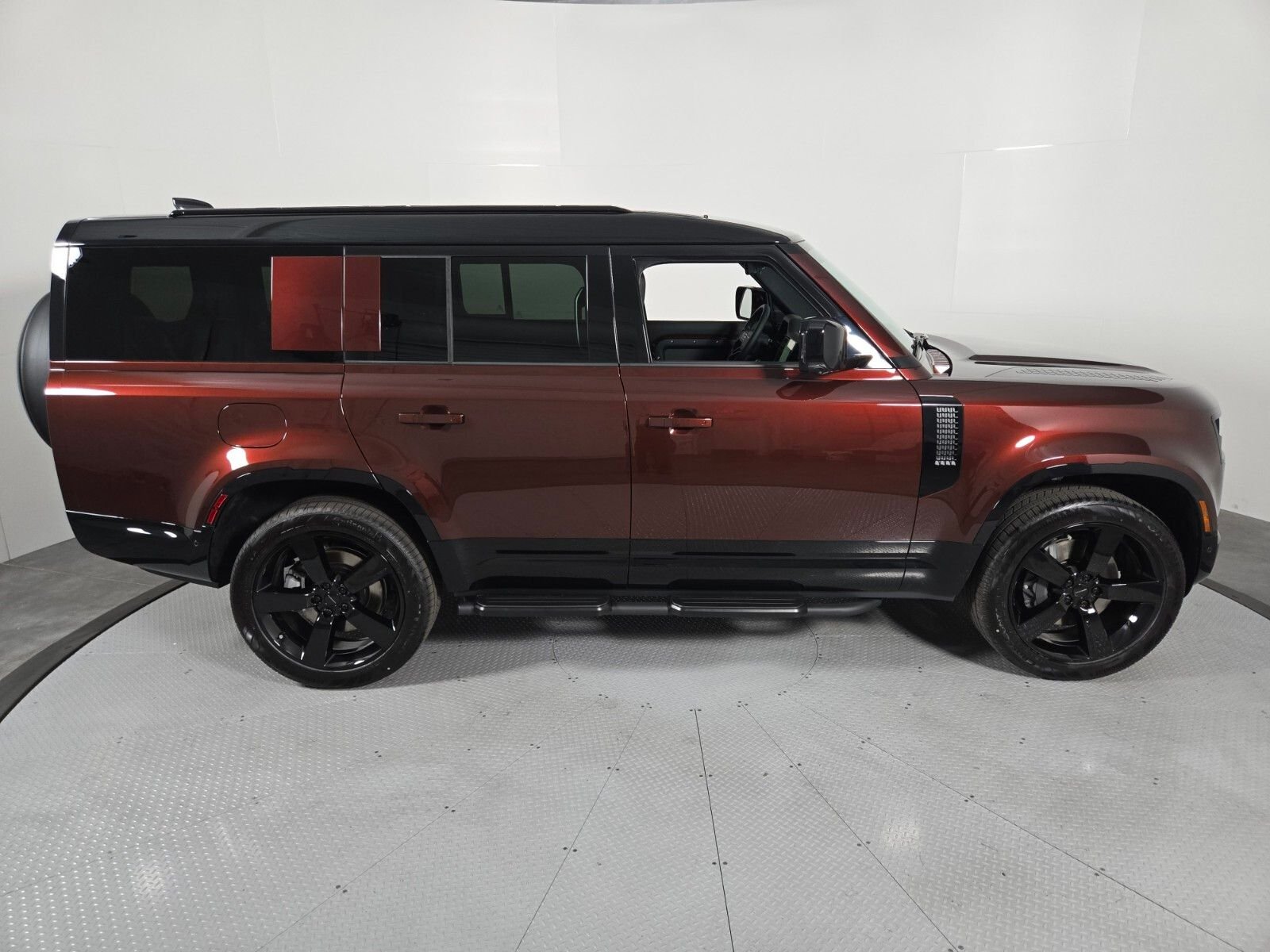 New 2026 Sedona Red Land Rover X-Dynamic SE image 6