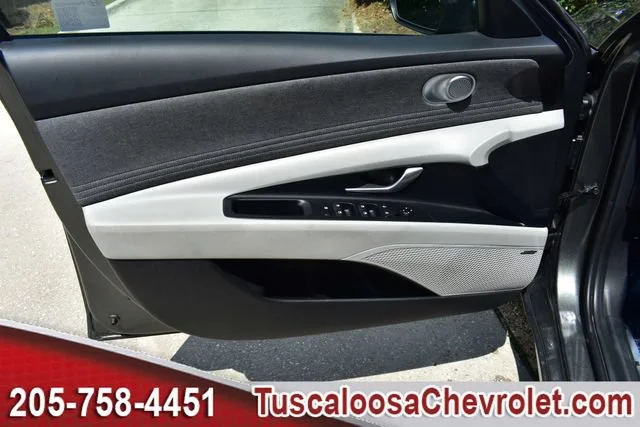 Used 2025 Amazon Gray Hyundai Limited image 16