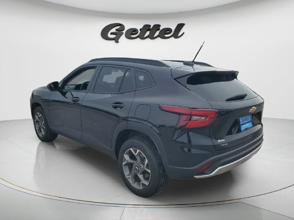 Used 2025 Mosaic Black Metallic Chevrolet LT image 7