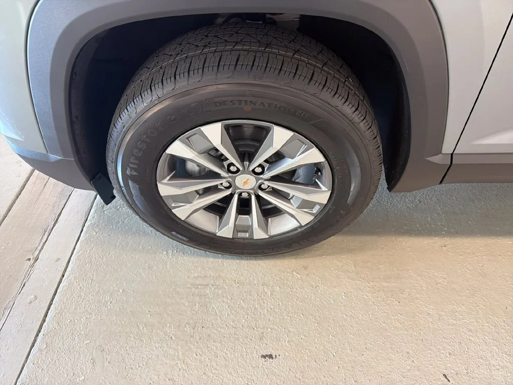New 2027 Sterling Gray Metallic Chevrolet LT image 4