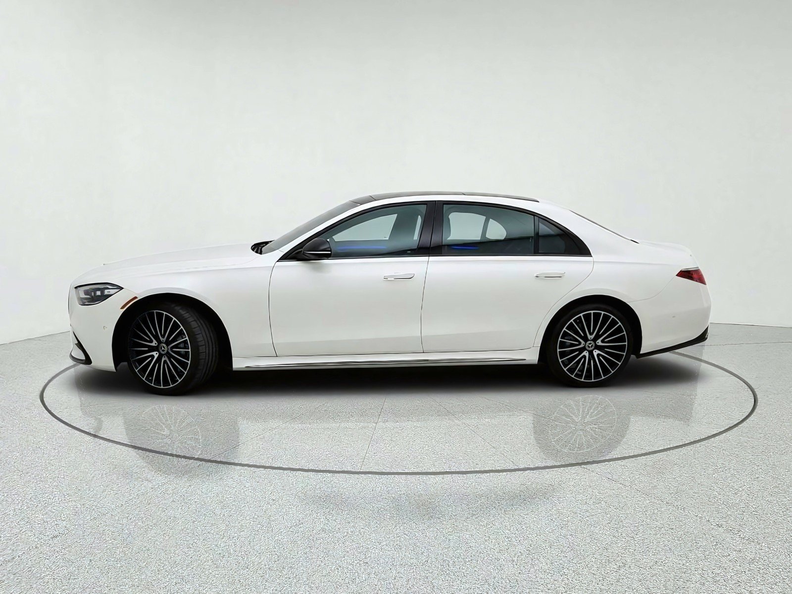 Certified Used 2023 MANUFAKTUR Diamond White Mercedes-Benz S 580 image 14