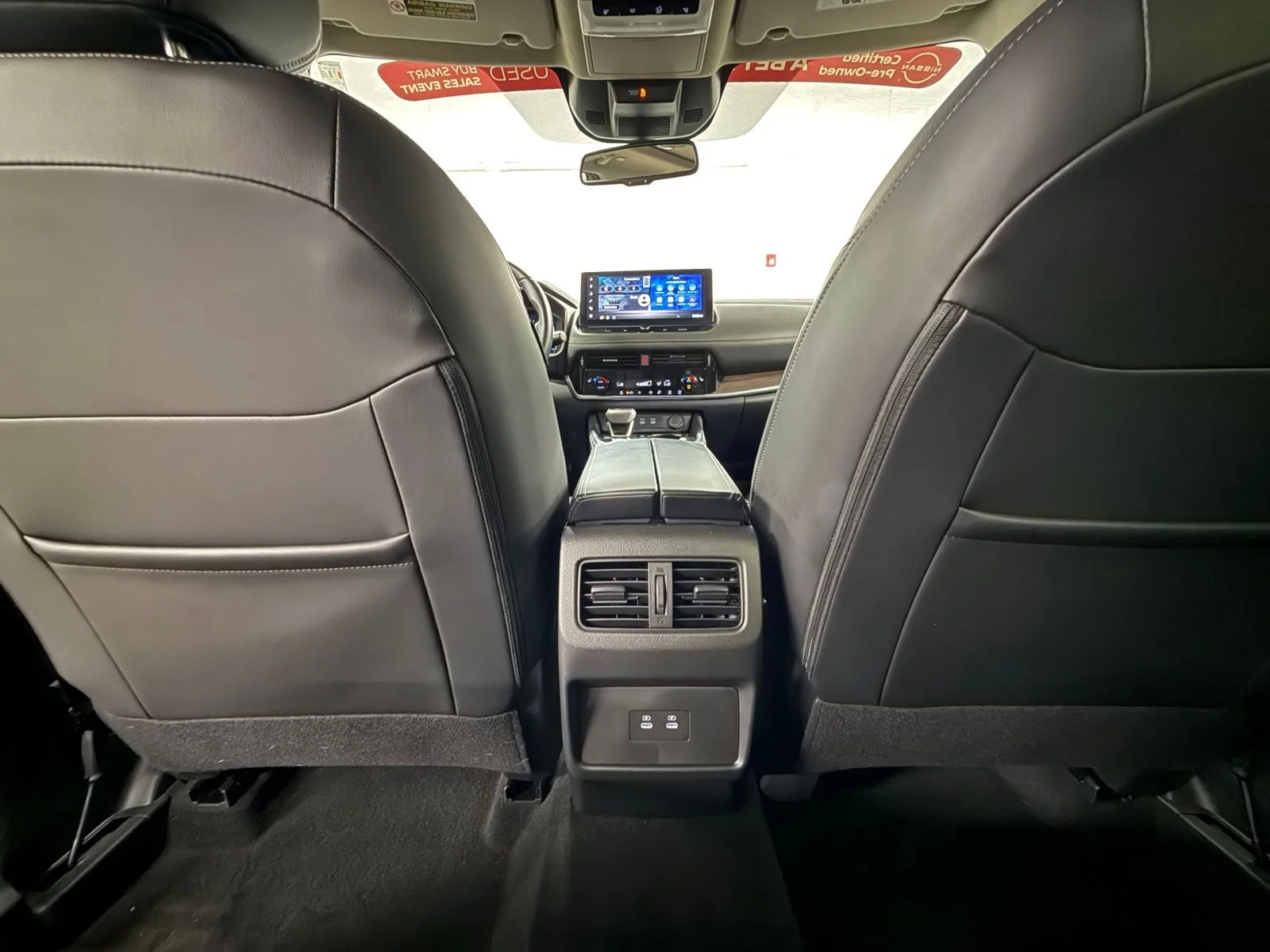 Used 2024 Black Nissan Platinum image 17