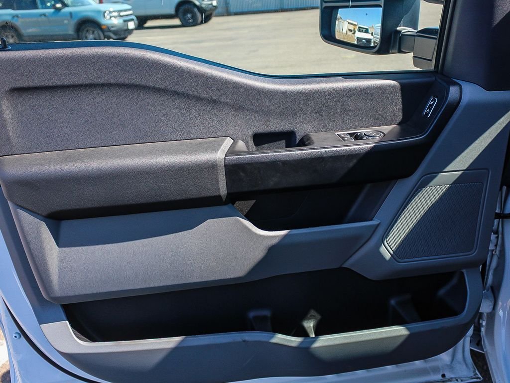 New 2025 Oxford White Ford XL image 17