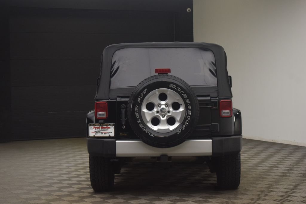 Used 2013 Black Jeep Sahara image 6