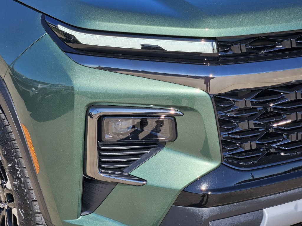 2027 Chevrolet Traverse Z71 - Photo 8