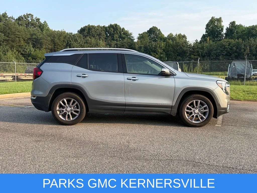 Used 2023 Silver GMC SLT image 2
