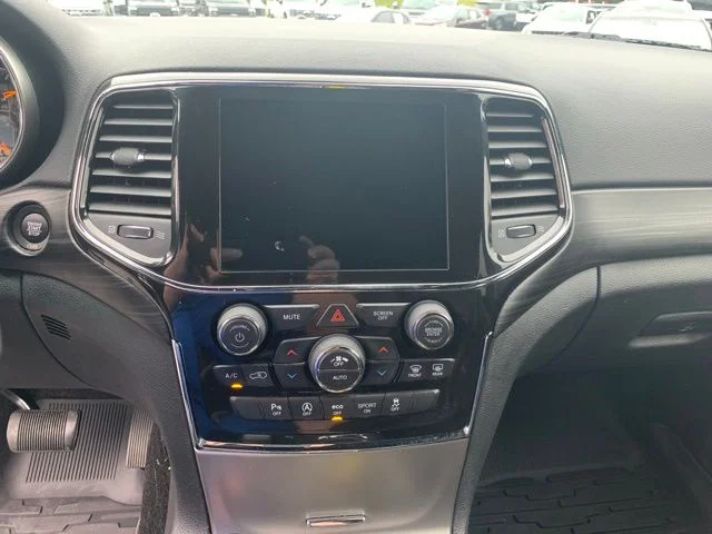 Used 2022 White Jeep Laredo X image 30