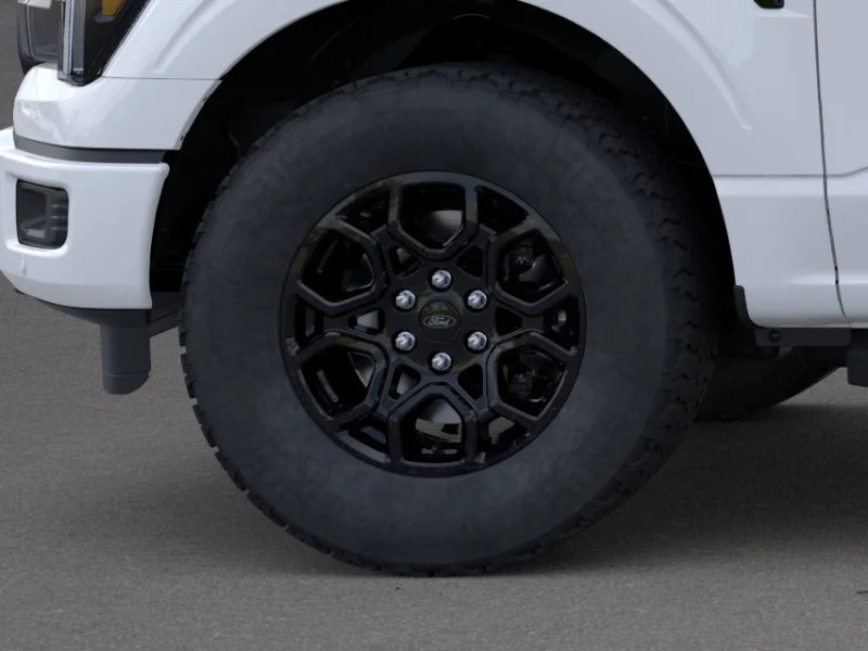 New 2026 Oxford White Ford Lariat® image 4