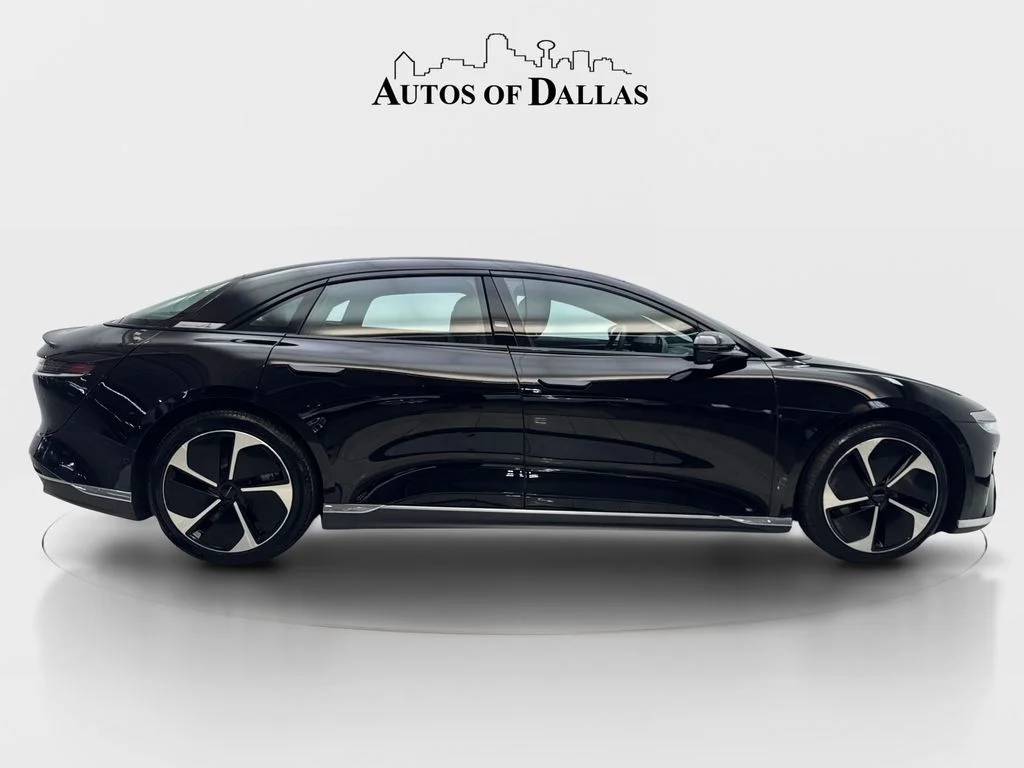 Used 2023 Black Lucid Touring image 9