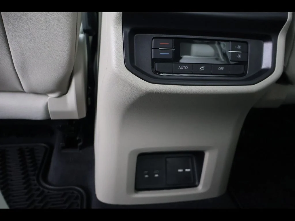 New 2026 Green Volkswagen 2.0T SE w/Technology image 12