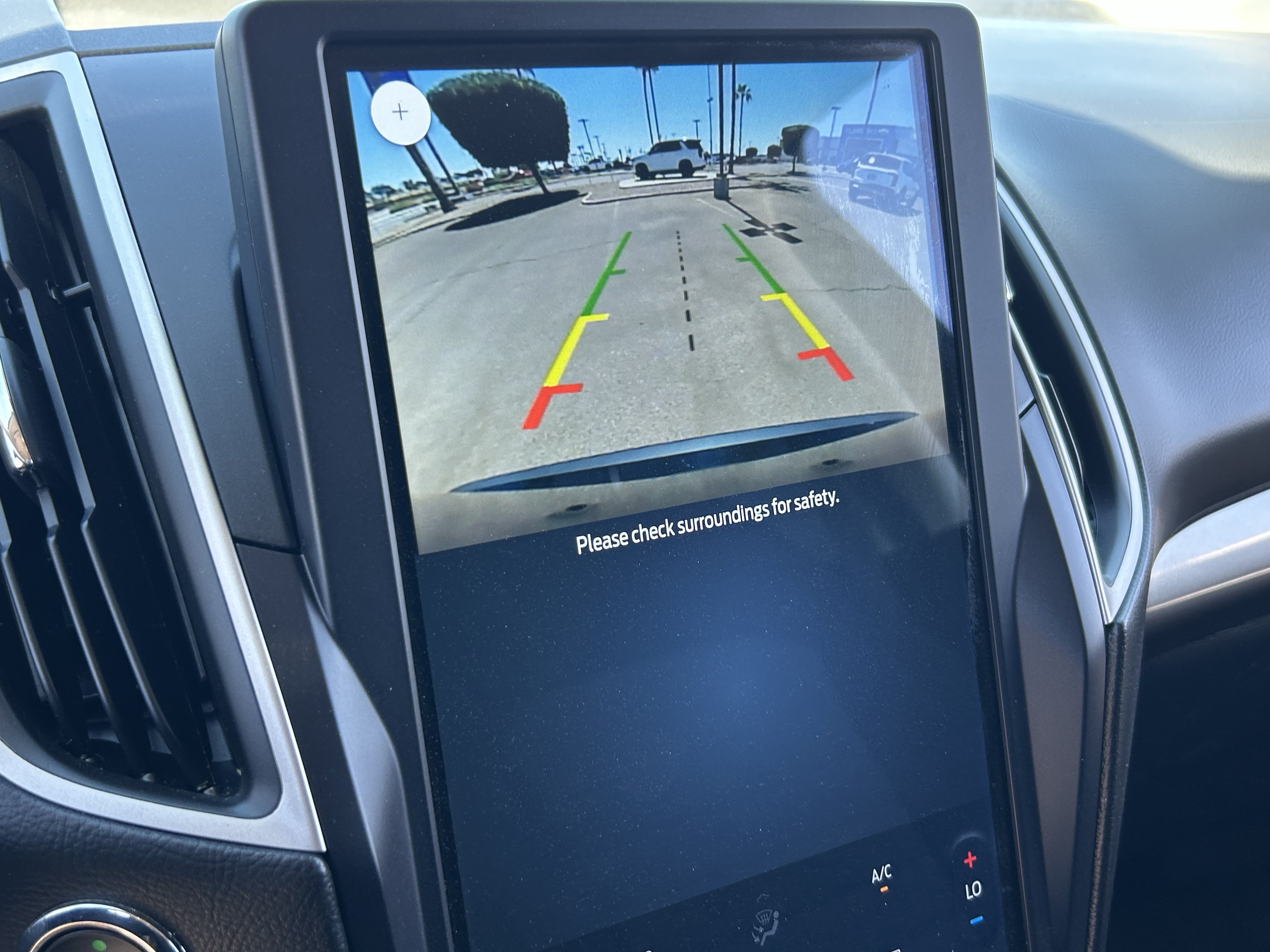 2023 Ford Edge SE - Photo 30