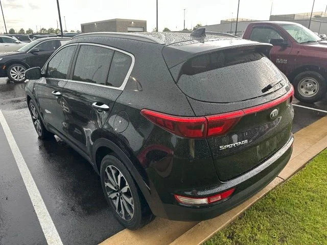 Used 2017 Red Kia EX image 8