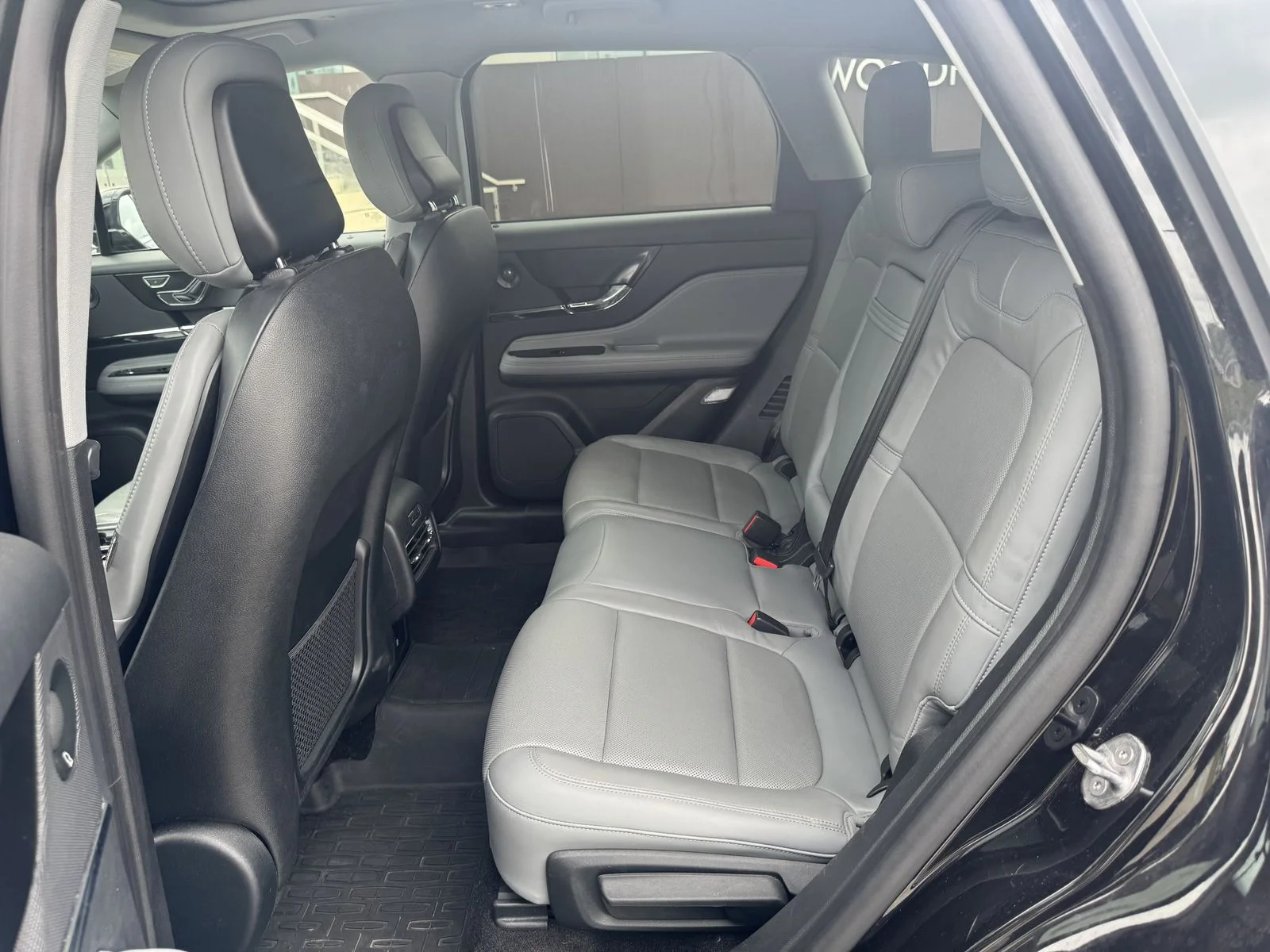 Used 2020 Black Lincoln Reserve image 6