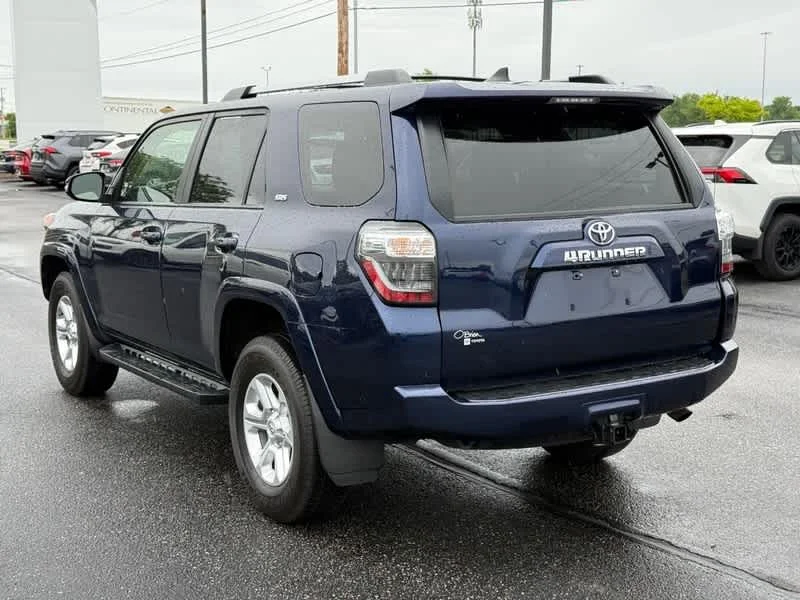 Used 2022 Nautical Blue Metallic Toyota SR5 Premium image 5