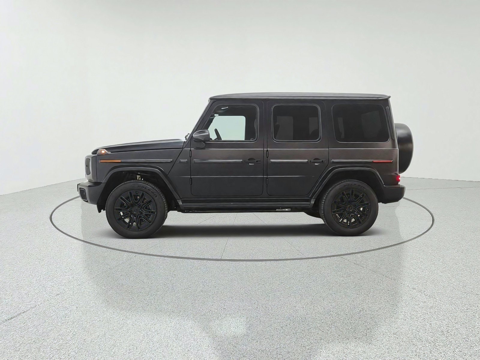 New 2027 MANUFAKTUR Night Black Magno Mercedes-Benz G 580e SUV image 29