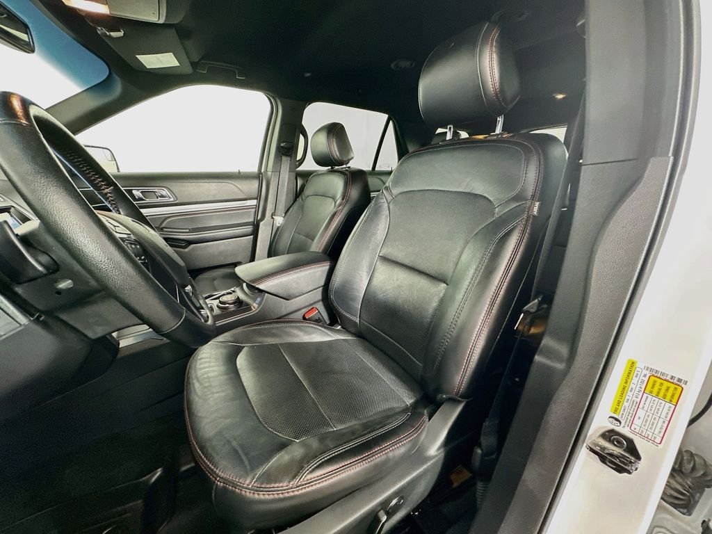 Used 2017 White Platinum Clearcoat Metallic Ford Sport image 23