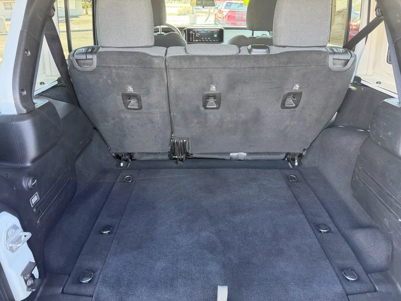 2025 Jeep Wrangler 4-Door Sahara - Photo 21