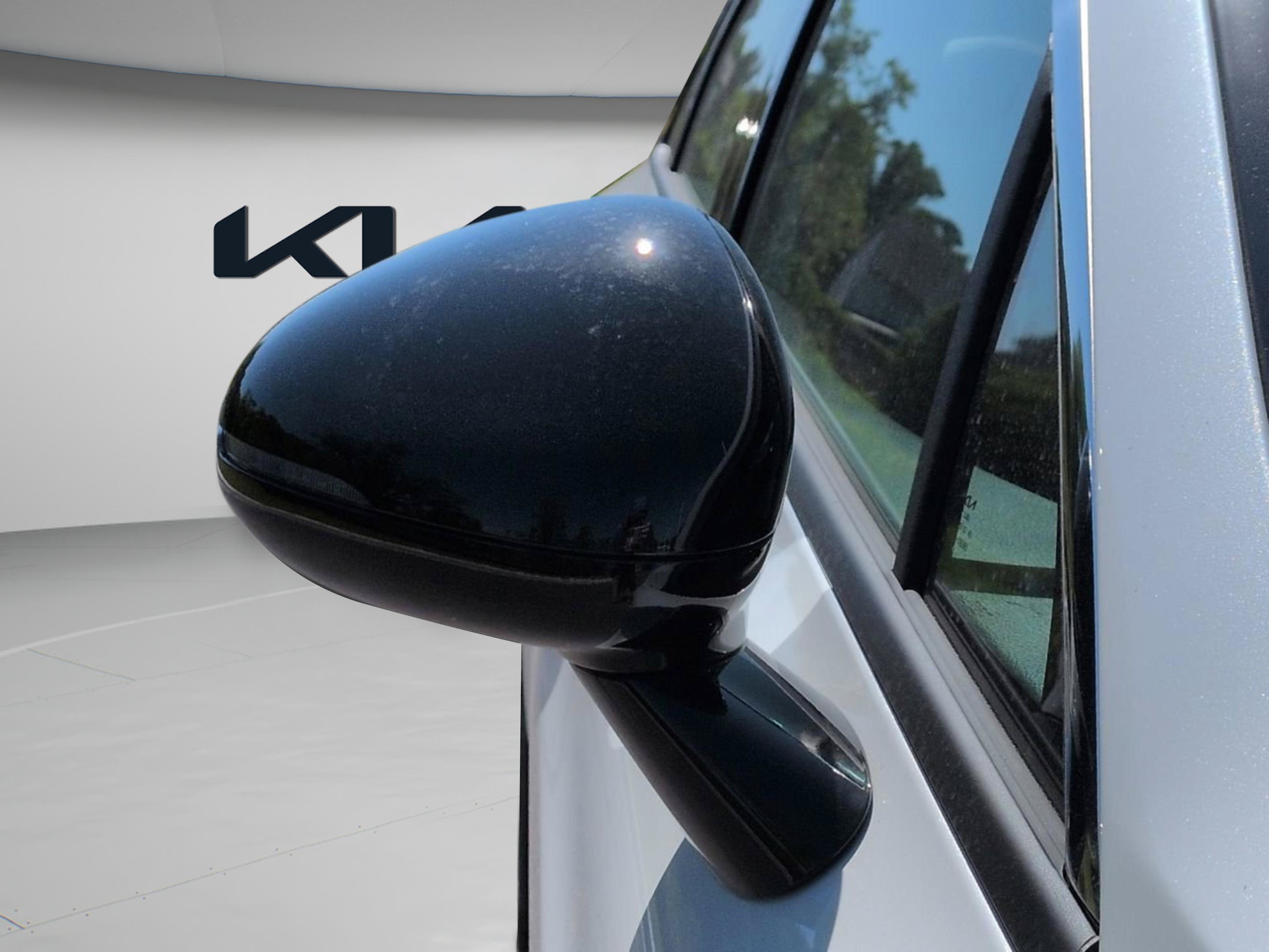 New 2026 Snow White Pearl Kia GT-Line FWD image 31