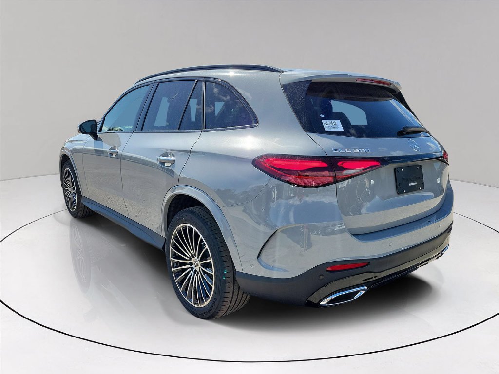 New 2026 MANUFAKTUR Alpine Grey Mercedes-Benz GLC 300 image 4