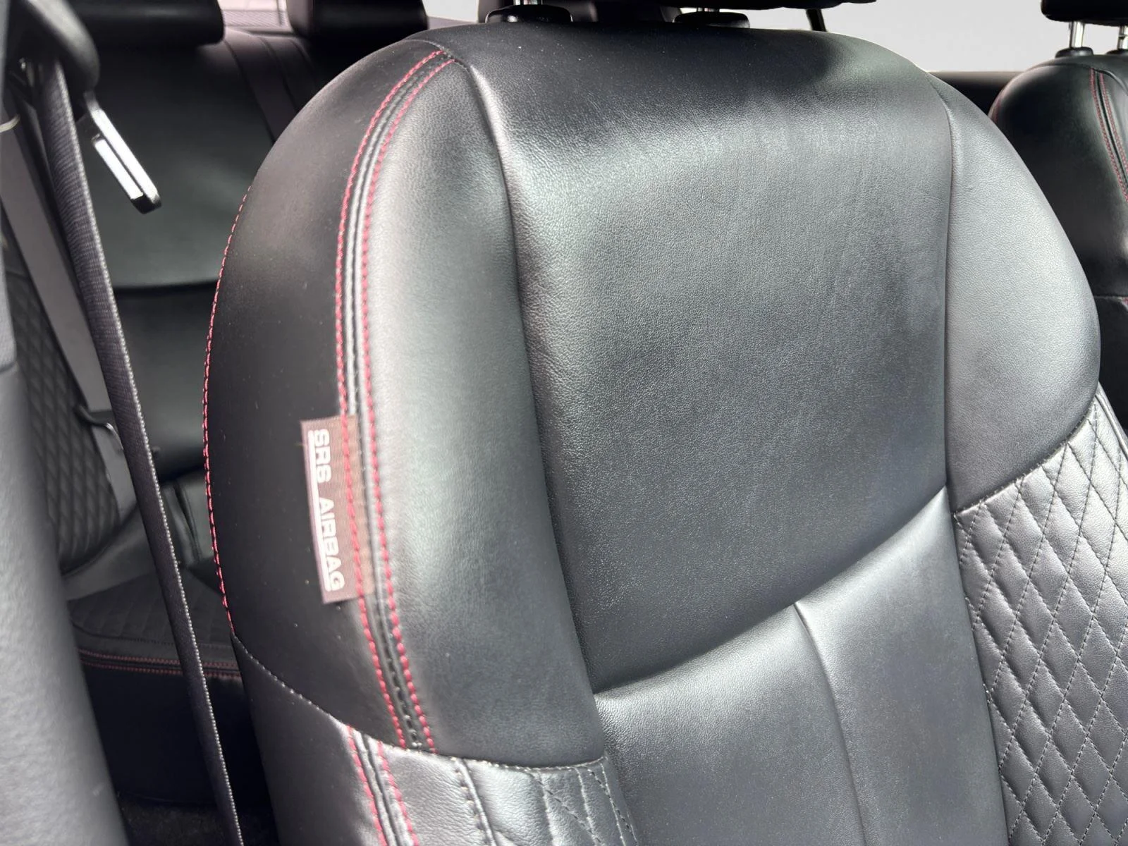 Used 2018 Pure White INFINITI RED SPORT 400 image 47