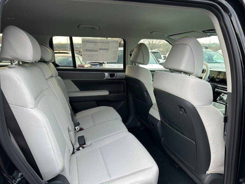 New 2026 Black Hyundai SE image 4