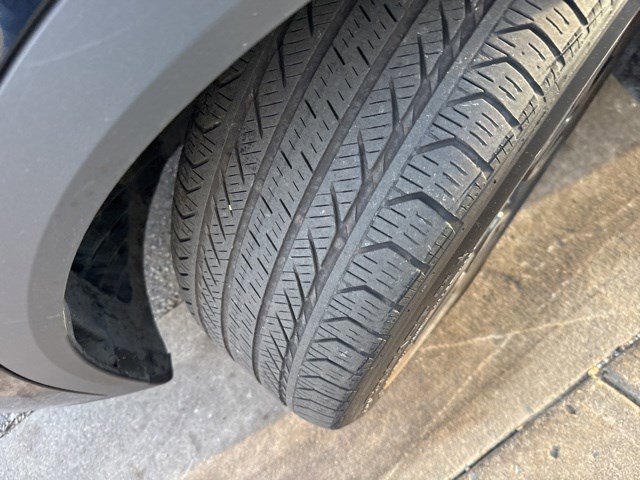 Used 2025 Black Sapphire Metallic BMW xDrive28i image 8