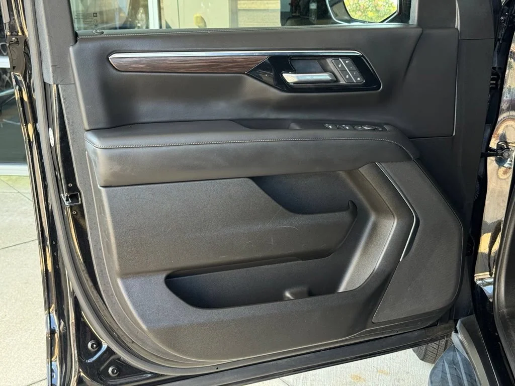 Used 2025 Black Chevrolet LT image 28