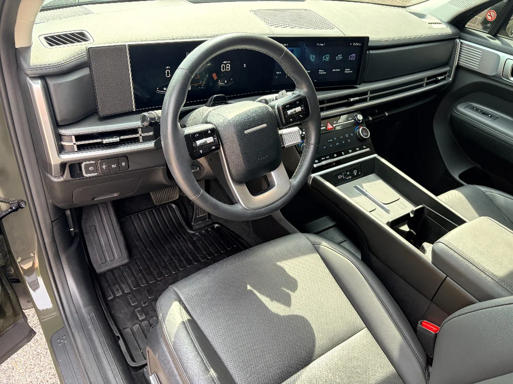 Used 2025 Rockwood Green Hyundai SEL image 13