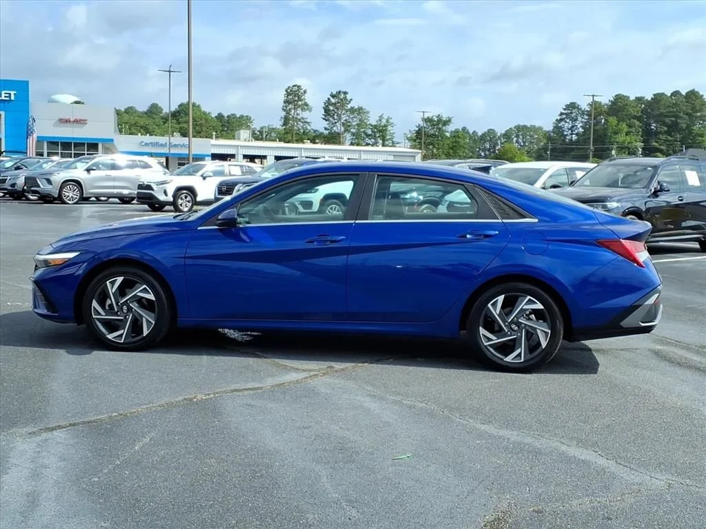 Used 2025 Blue Hyundai SEL Convenience image 15