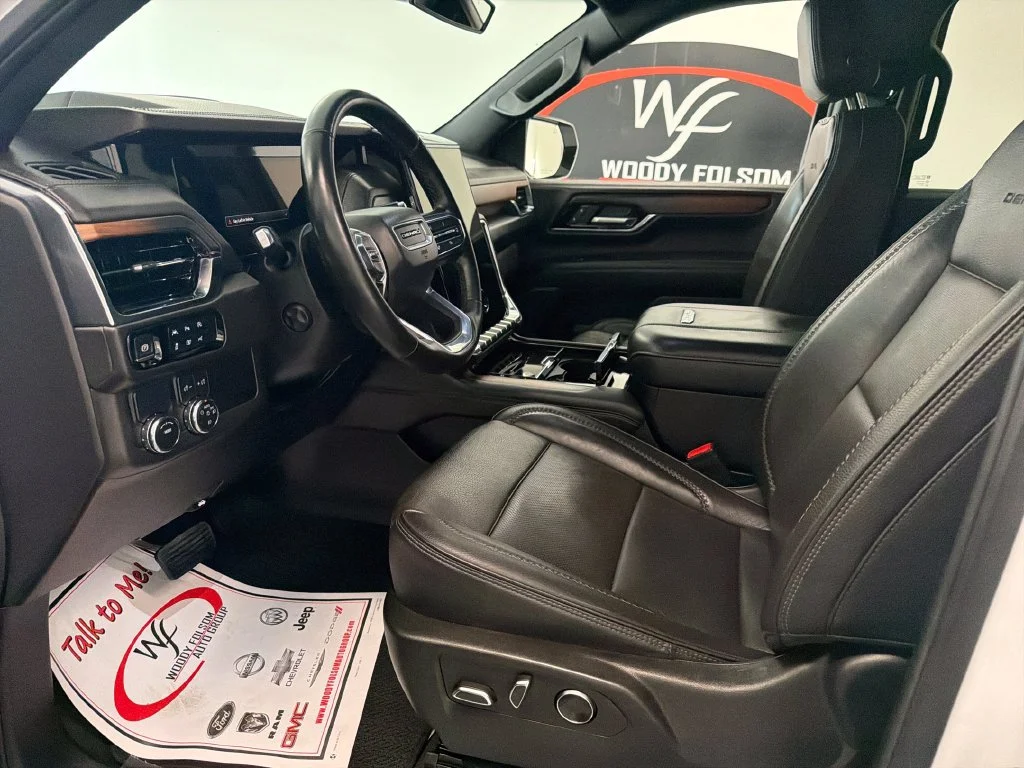 Used 2025 Summit White GMC Denali image 9