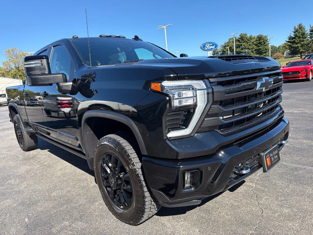 Used 2026 Black Chevrolet High Country image 7