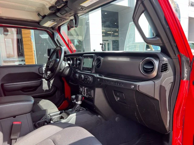 Used 2023 Red Jeep Sport S image 26