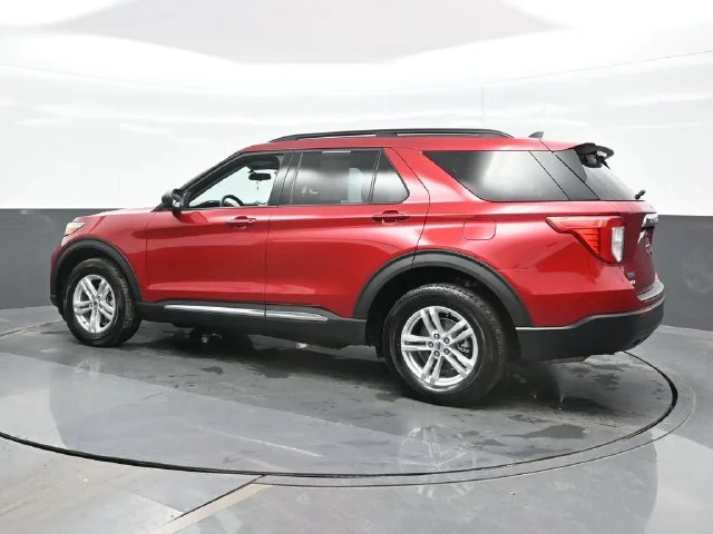 Used 2023 Red Ford XLT image 3