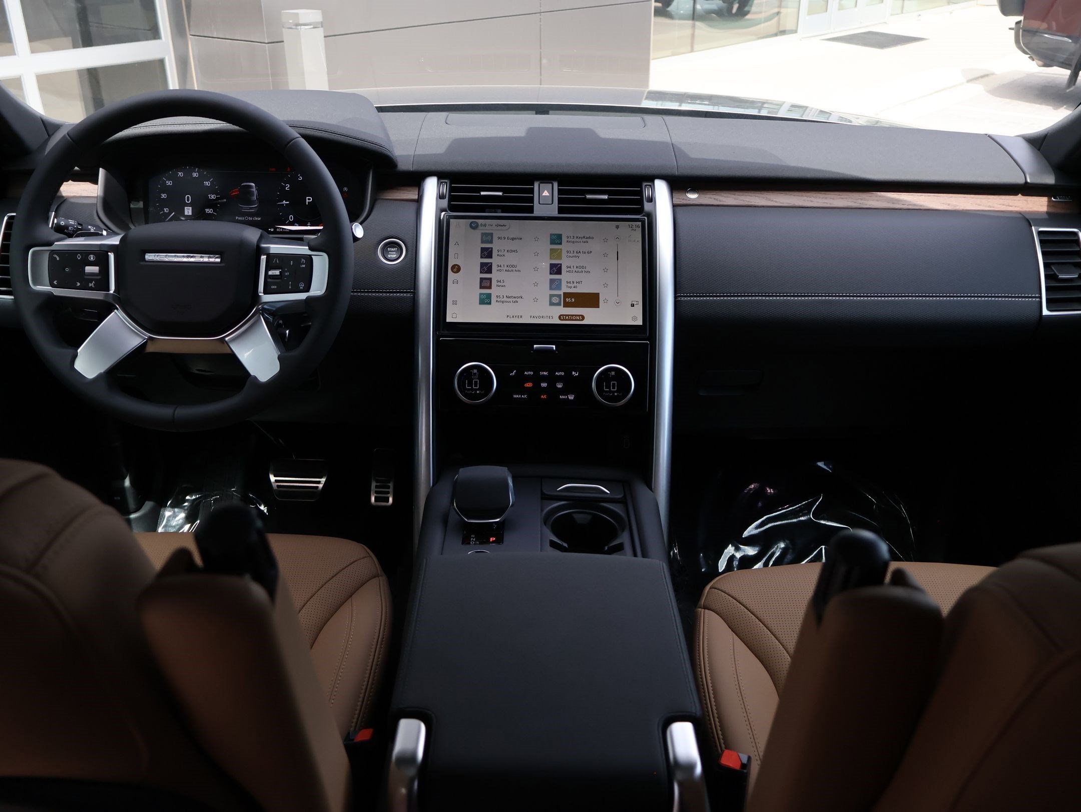 New 2026 Eiger Grey LAND ROVER Dynamic SE image 19