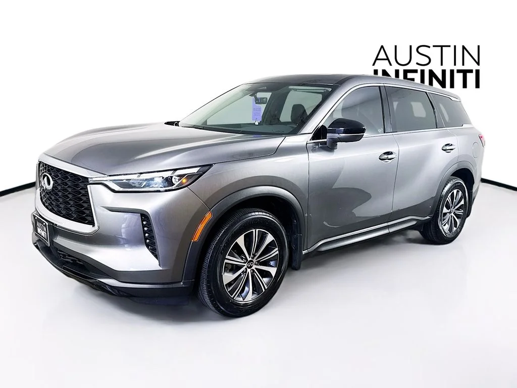 Certified Used 2023 Gray INFINITI PURE image 3