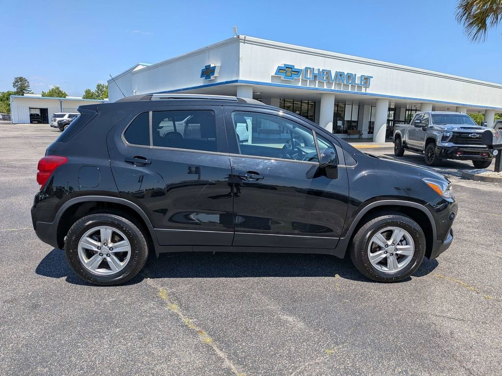 Used 2022 Black Chevrolet LT image 2