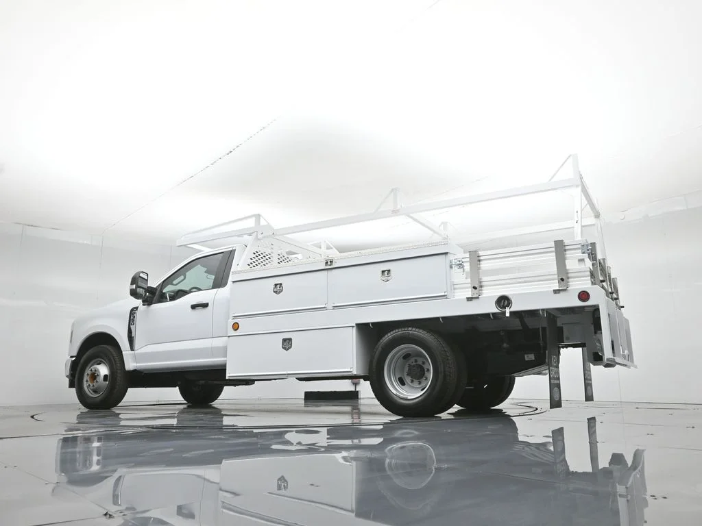 New 2026 Oxford White Ford XL image 2