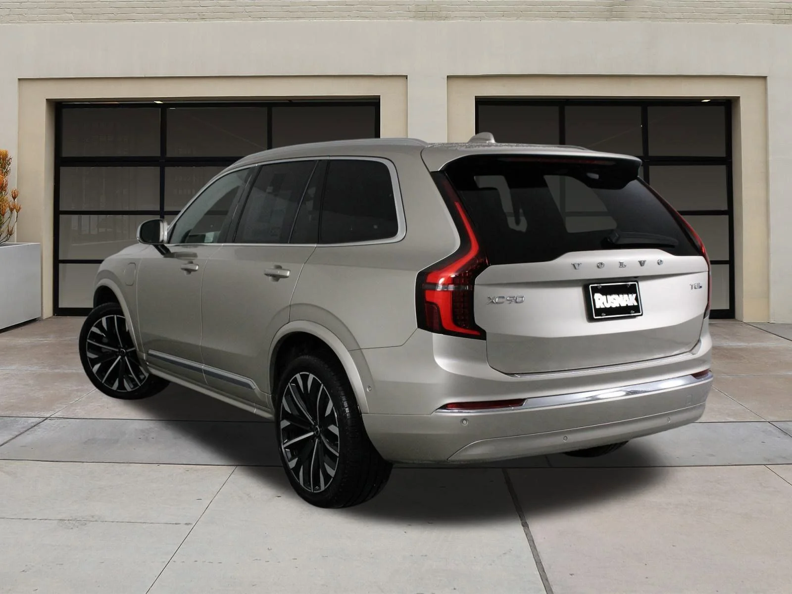 New 2026  Volvo T8 Plus image 3