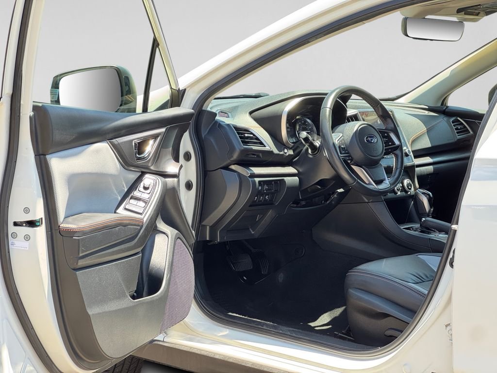 Used 2021 Crystal White Pearl Subaru Limited image 9