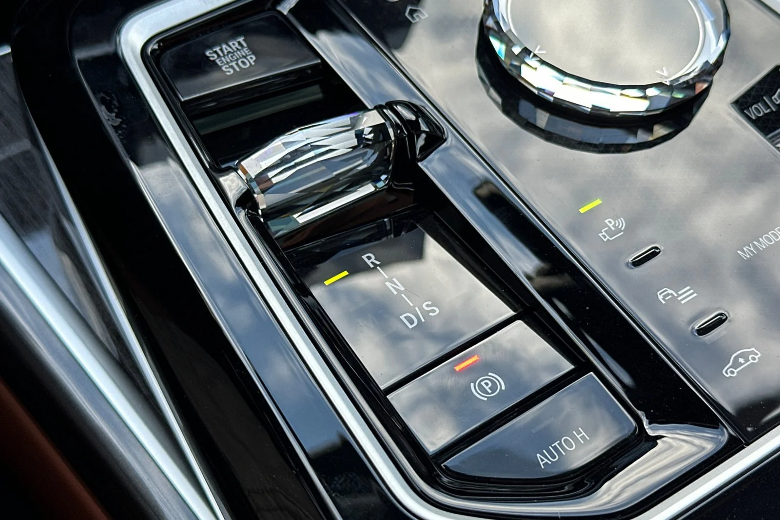 New 2026 Frozen Deep Grey Metallic BMW 740i image 18