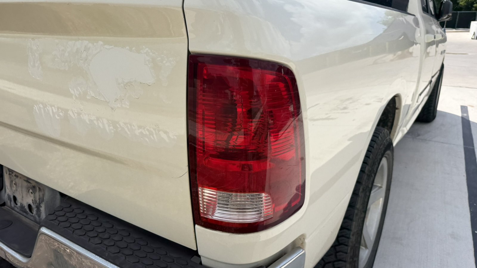 Used 2010 Cool Vanilla Dodge SLT image 18