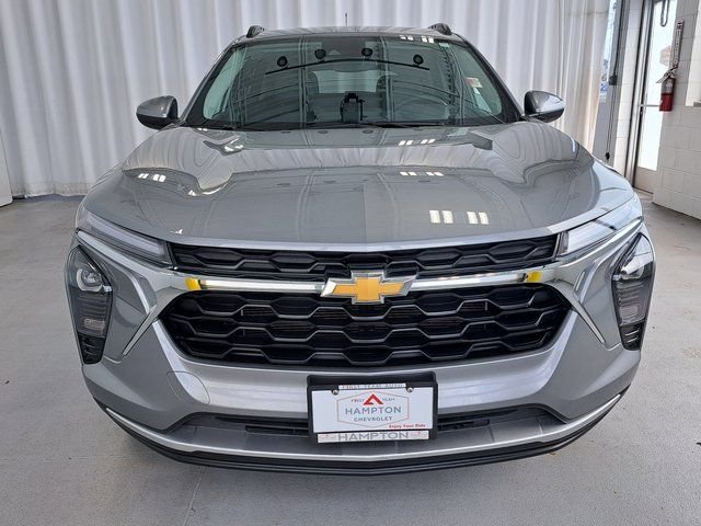 Used 2025 Gray Chevrolet LT image 4
