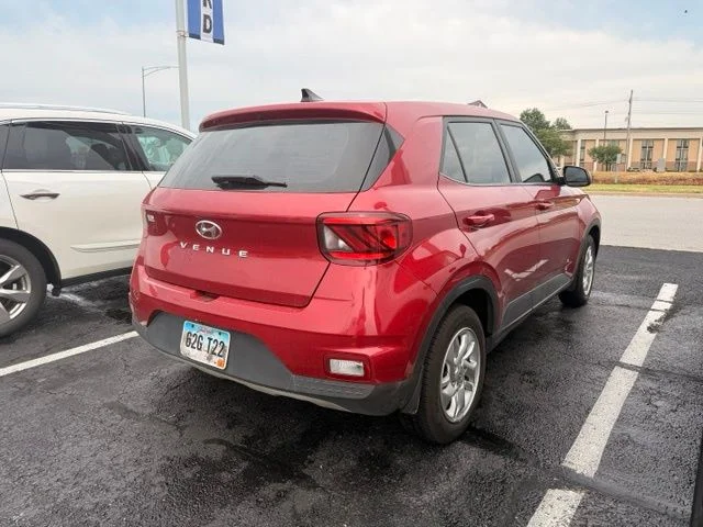 Used 2021 Scarlet Red Pearl Hyundai SE image 11