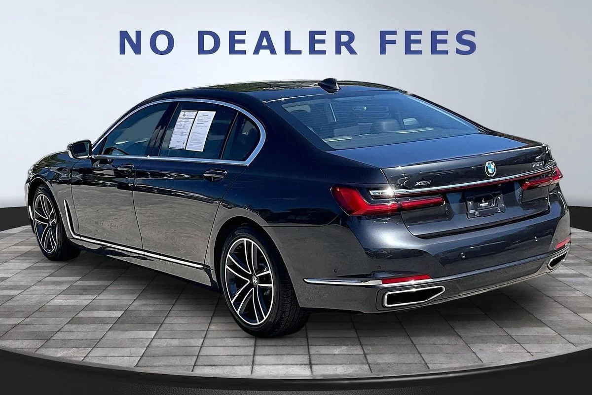 Used 2022  BMW i xDrive image 4