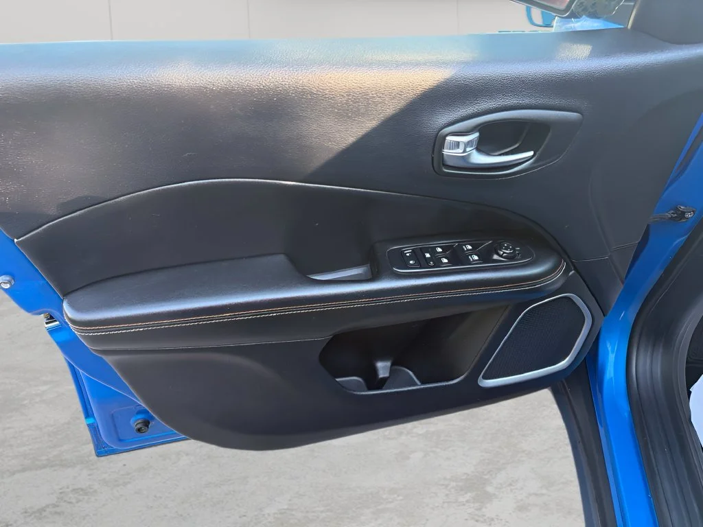Used 2018 Laser Blue Pearlcoat Jeep Sport image 8