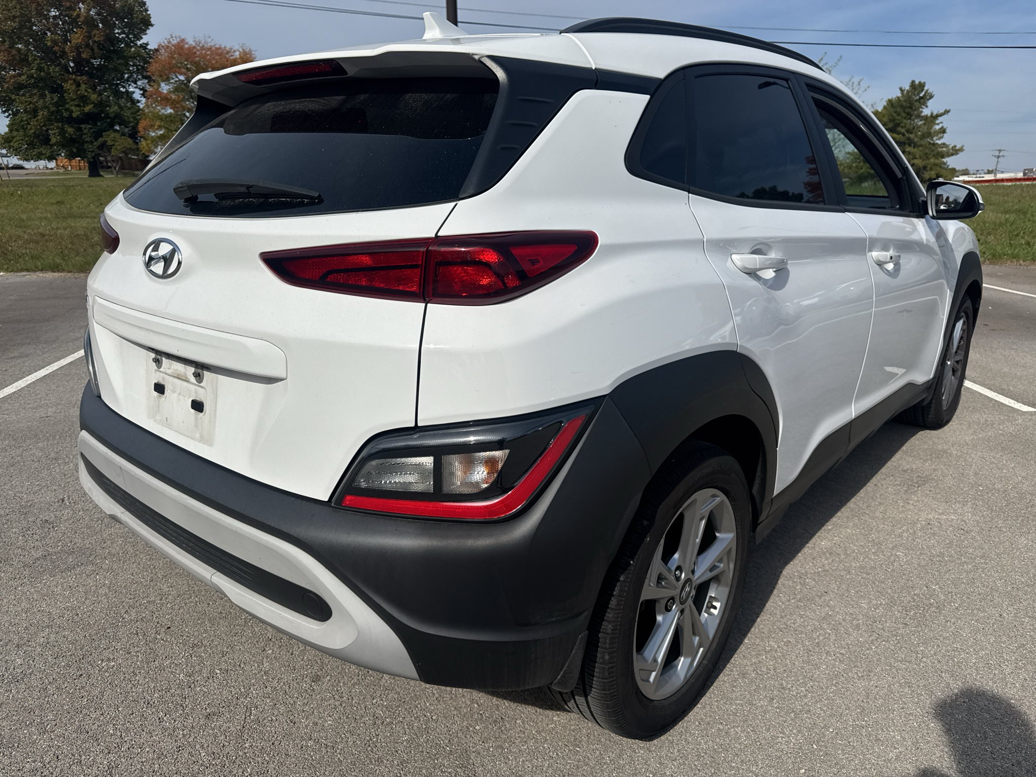 Used 2022 Lunar White Hyundai SEL image 2